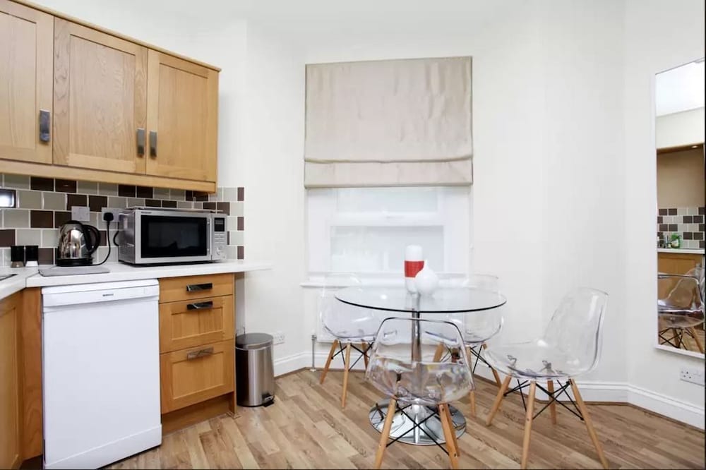 Luxury One Bedroom Apartment First Floor photo 3