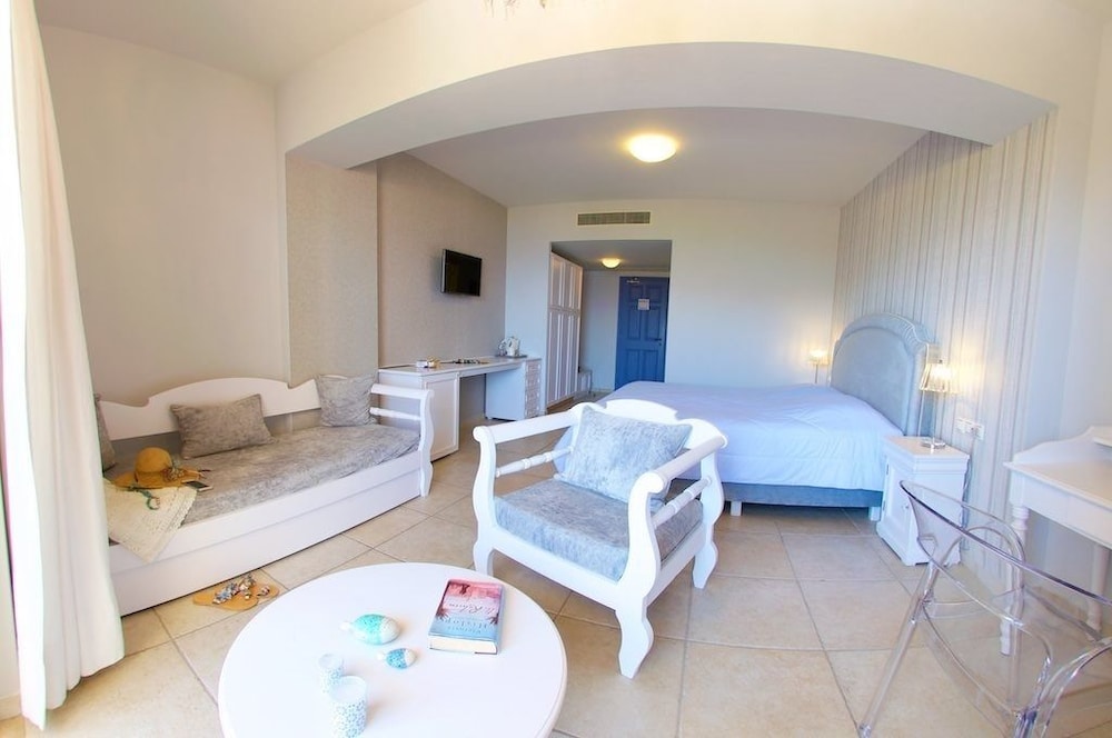 Deluxe Quadruple Room photo 1