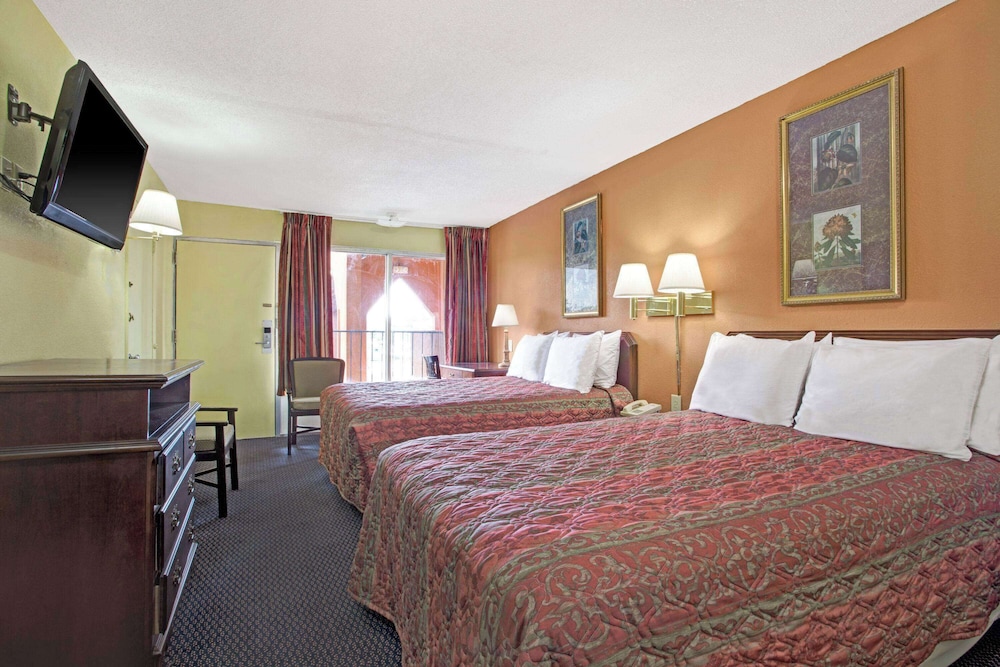 Double Room, 2 Double Beds, Smoking - Photo 1