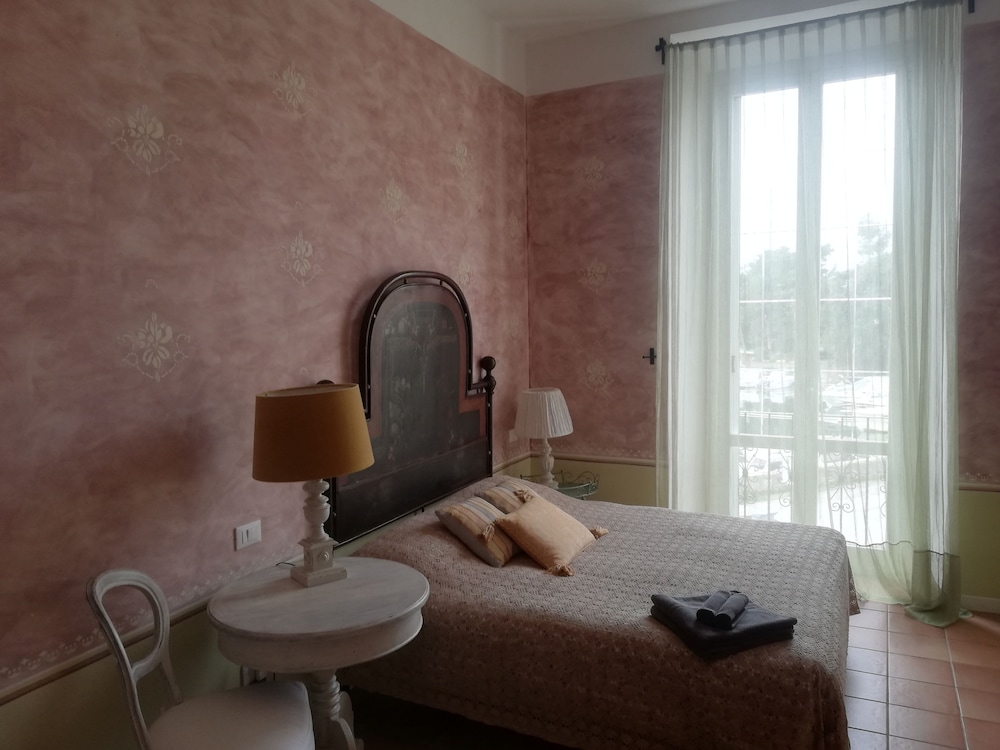Design Double or Twin Room, Ensuite photo 2