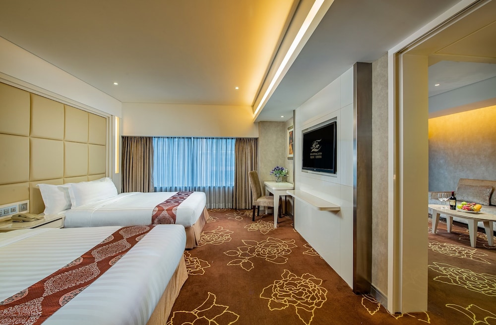 Suite Double or Twin Room photo 1
