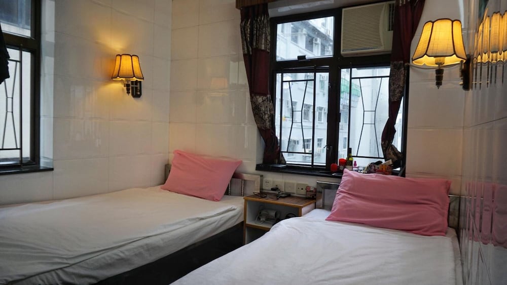 Economy Twin Room photo 2