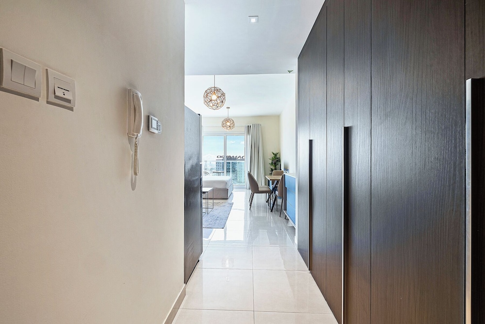 Deluxe Studio with Kitchen and Balcony photo 2