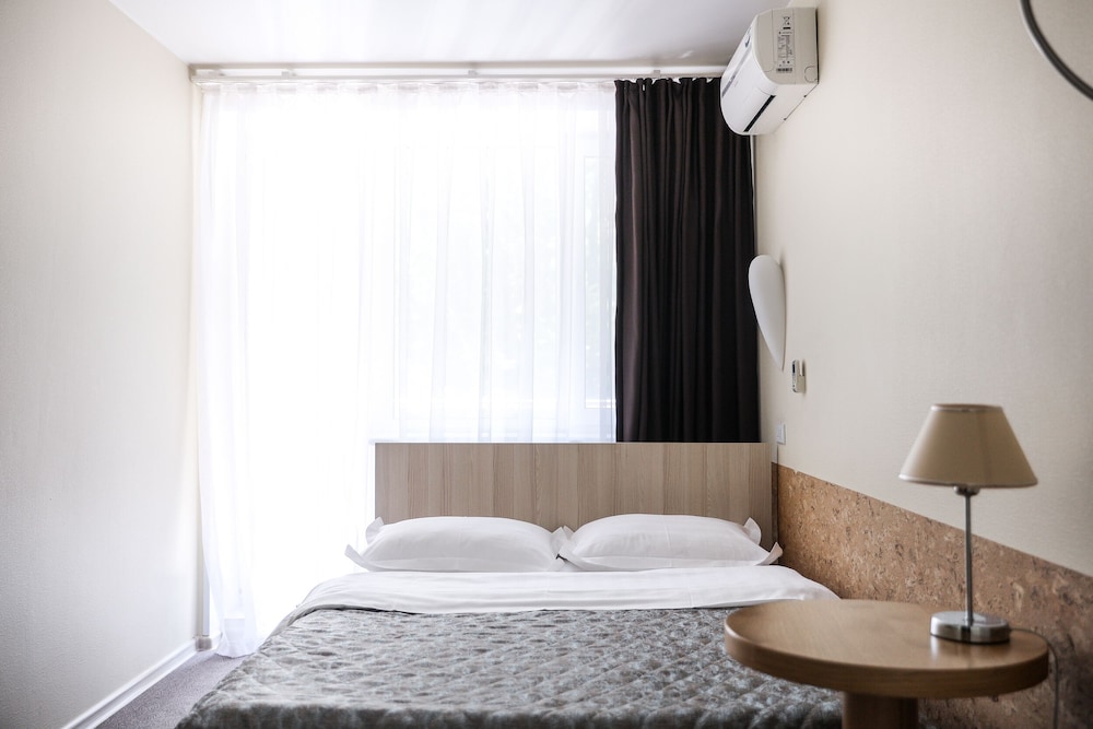 Standard Single Room, Balcony, Park View photo 2