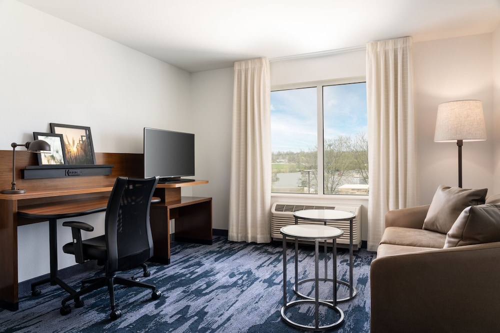 Executive Suite, 1 King Bed with Sofa bed (Hearing Accessible) photo 3