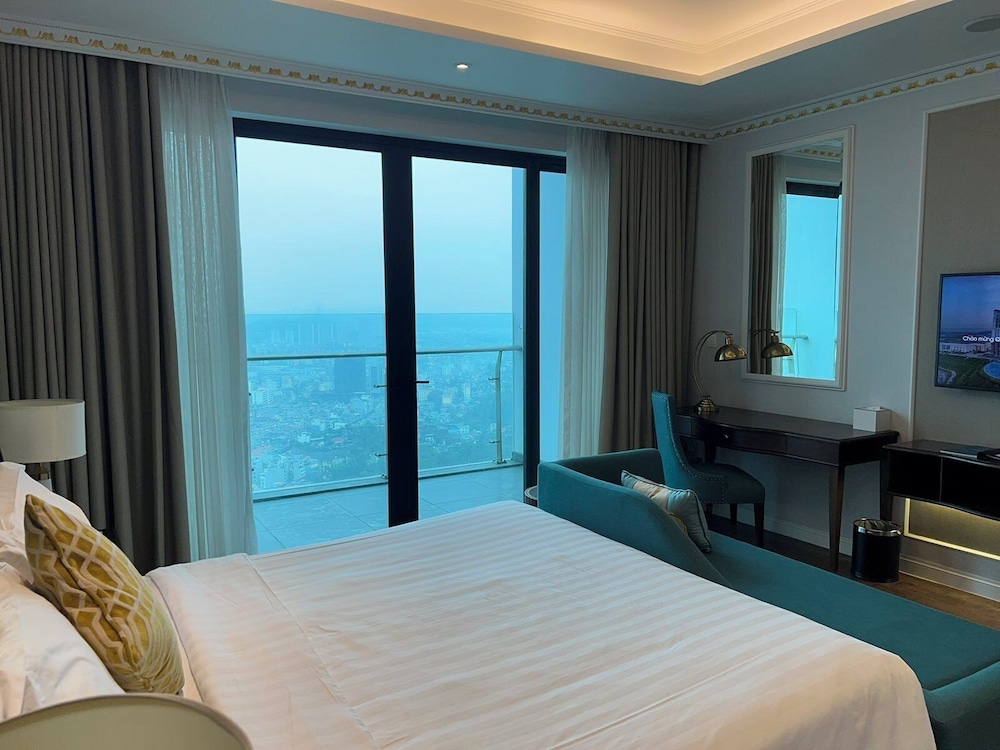 Club Room, Bay View - Photo 1