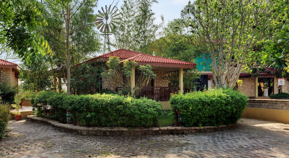 Fern Club Villa - Photo 4