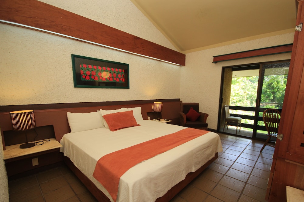 Deluxe Suite - Photo 3