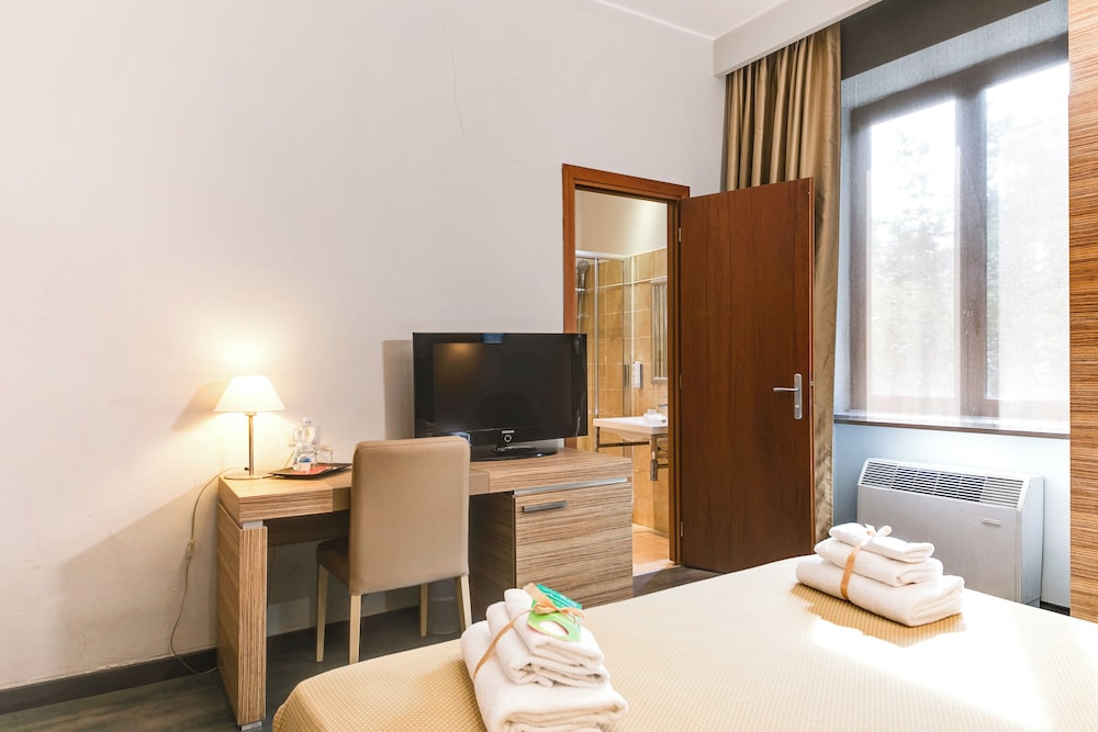 Classic Double Room Single Use, 1 Double Bed photo 2