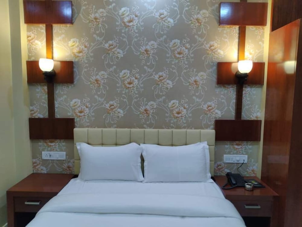 Deluxe Room - Photo 3