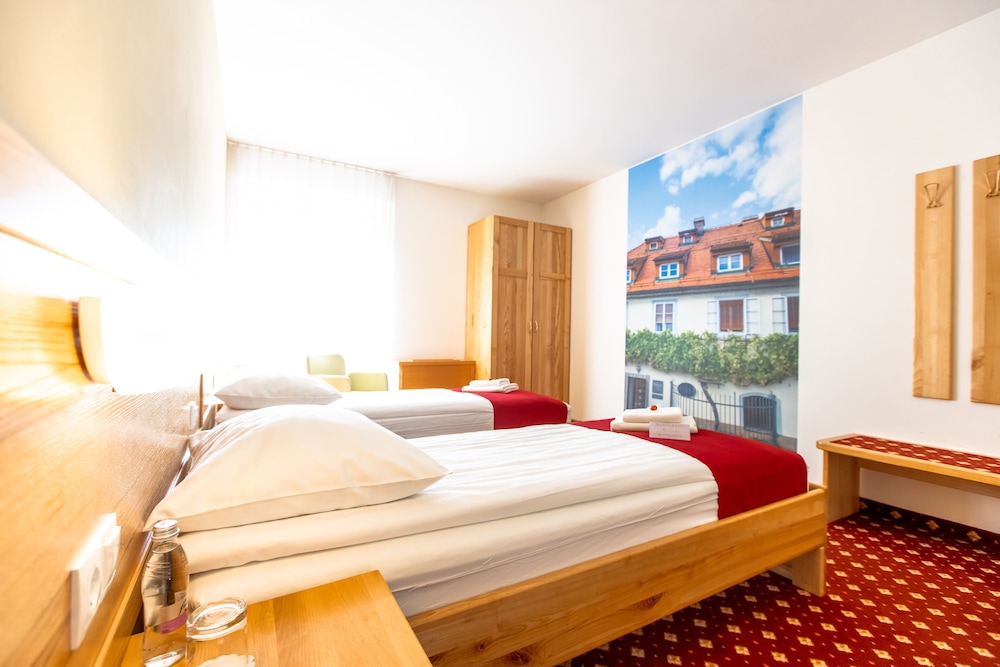 Double or Twin Room, 1 Bedroom photo 3