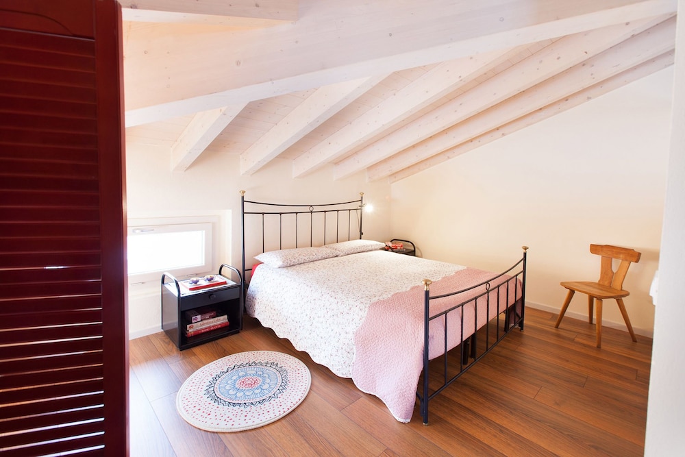 Comfort Triple Room, 1 Double Bed with Sofa bed photo 3