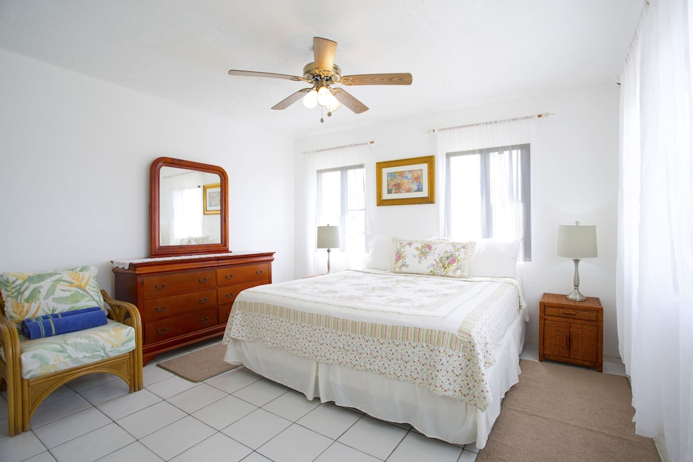 Standard Apartment, 1 King Bed, Garden Area