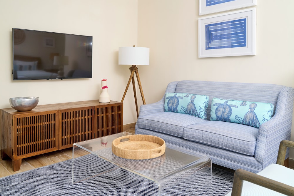 Studio Suite, 1 King Bed, Balcony, Sea View (cinnamon)