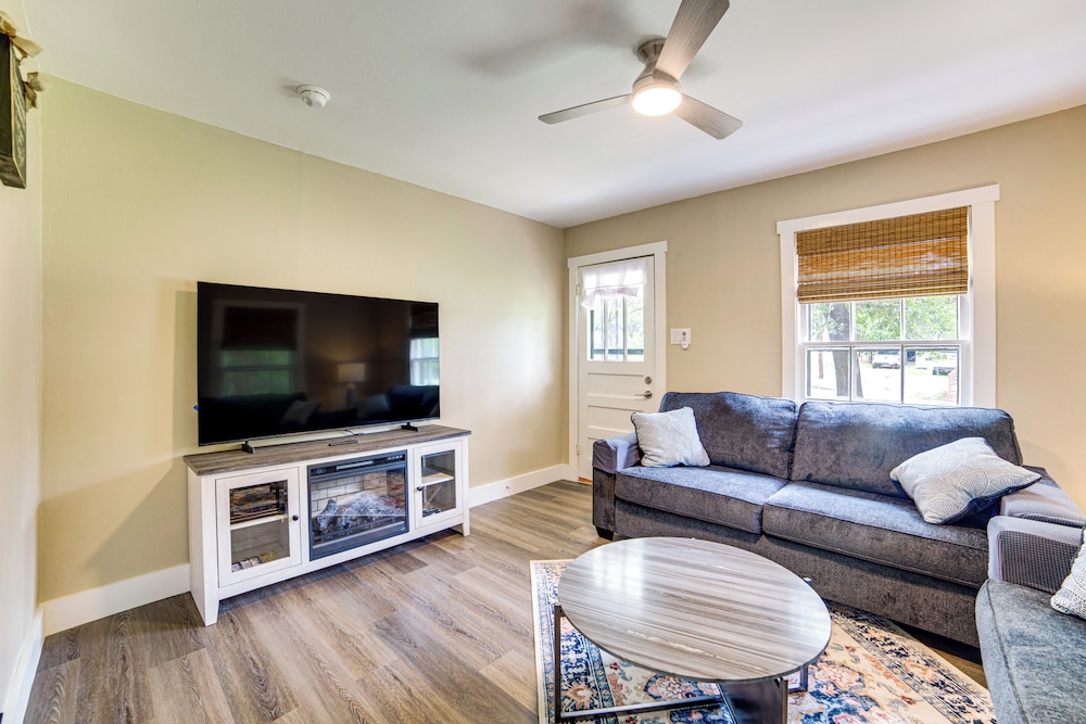House (2 Bedrooms)
