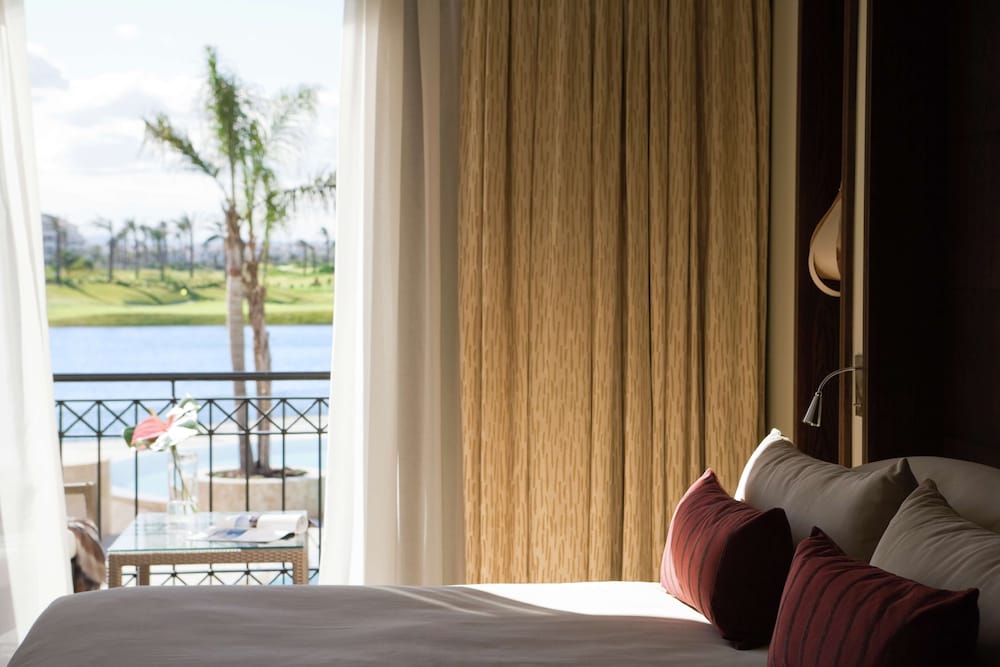 Deluxe Room, 1 King Bed