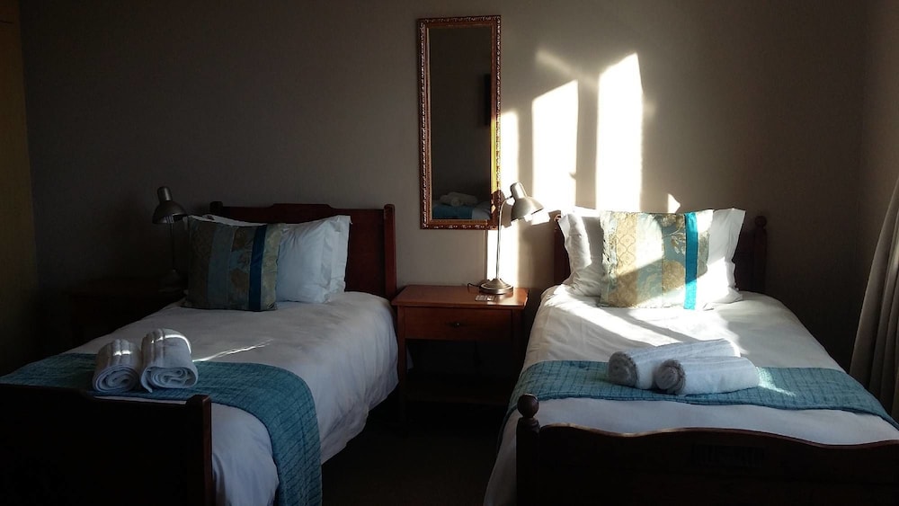Room (Self Catering) photo 3