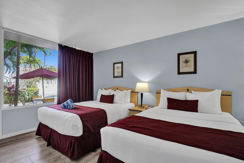 Standard Double Room, Men only, Pool View photo 2