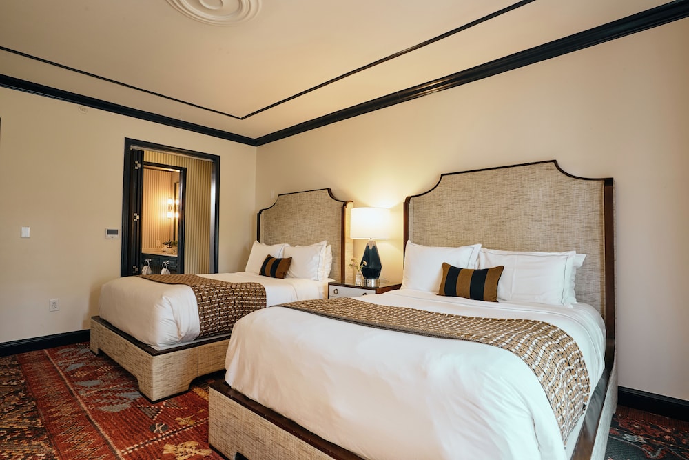 Premier Room, 2 Queen Beds photo 1