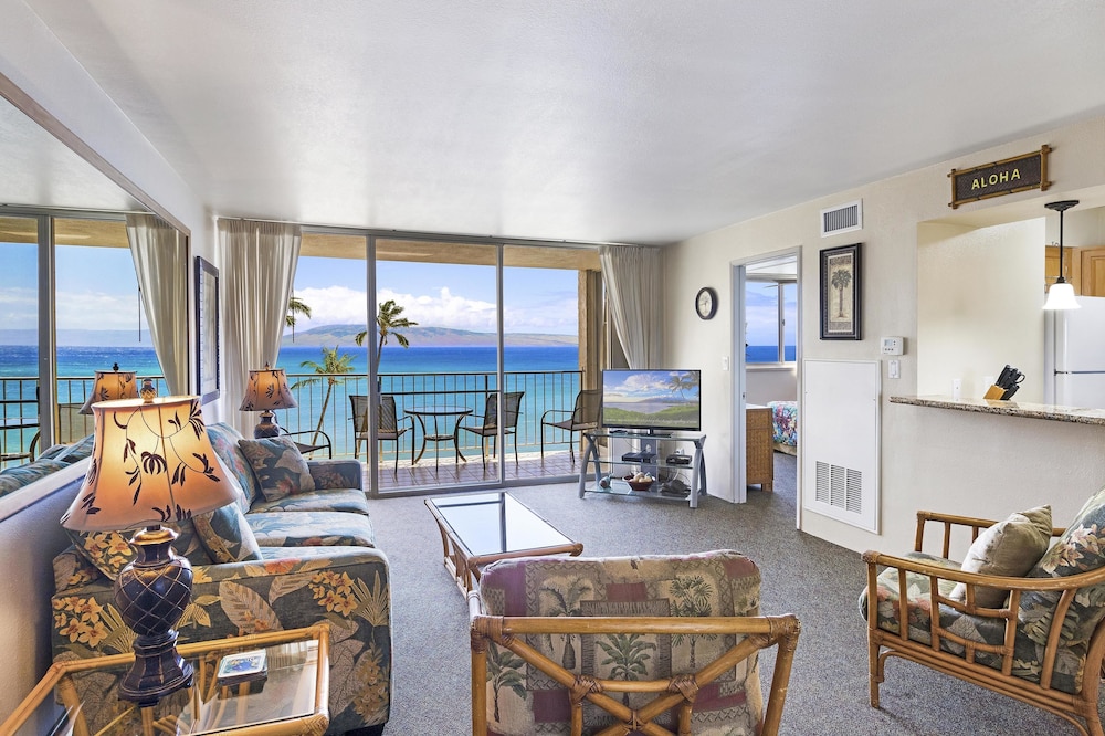 Panoramic Condo, 1 Bedroom, Pool View, Oceanfront (Unit 512) photo 2