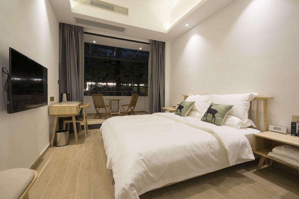 Double Room, Balcony, Garden View