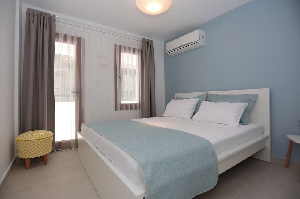 Design Apartment, 1 Bedroom, Kitchen, Ground Floor photo 1