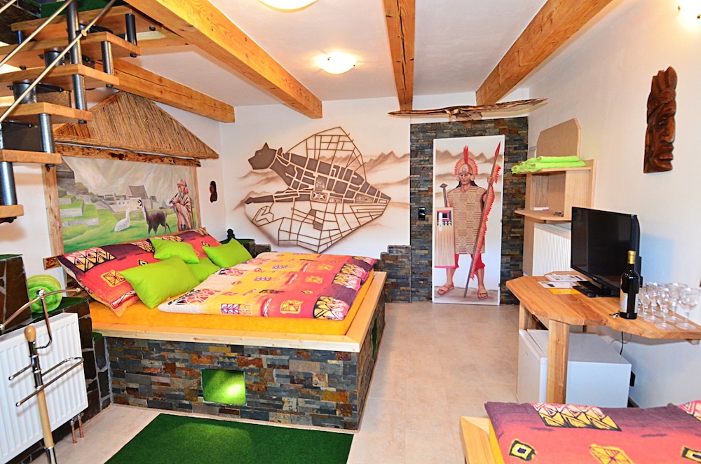 Classic Room, 1 Bedroom, Lake View, Mezzanine photo 3