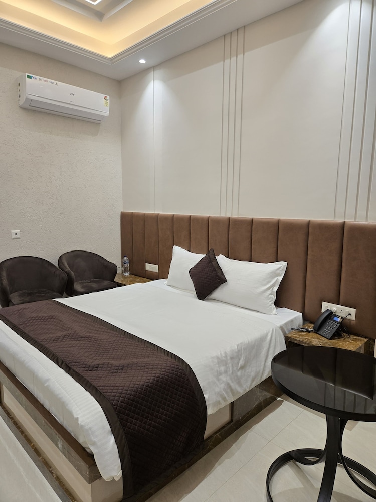 Deluxe Suite, Garden View