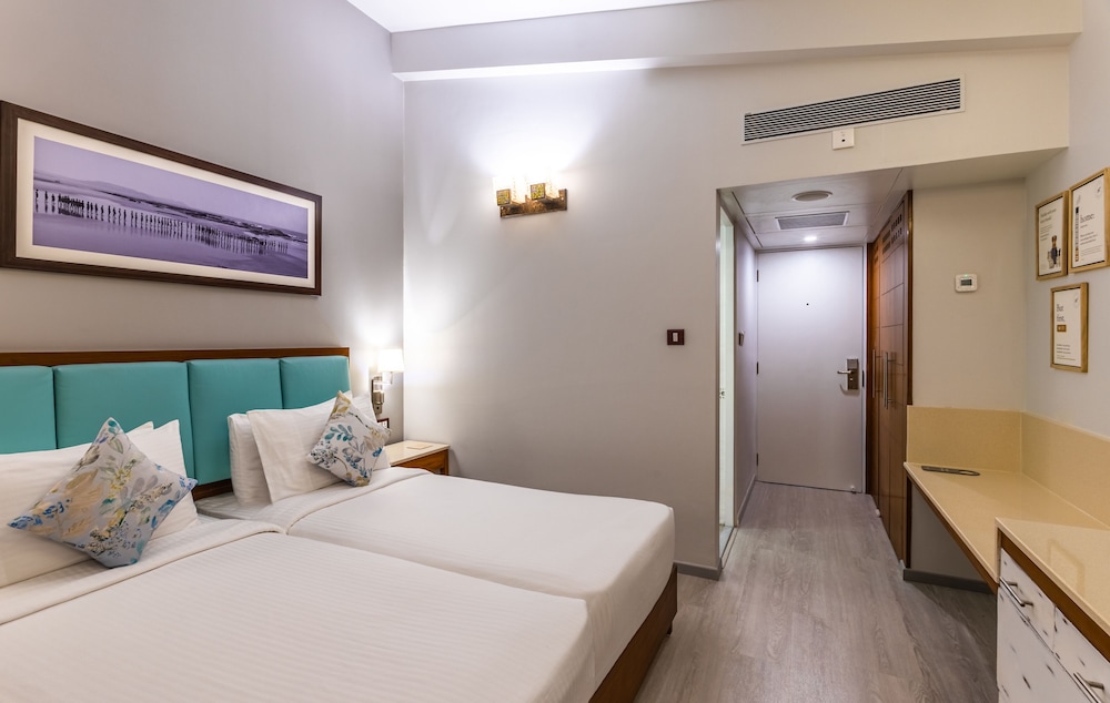Superior Room With Complimentary In-House Entertainment & 15% Off On FnB,Spa & Laundry - Photo 2