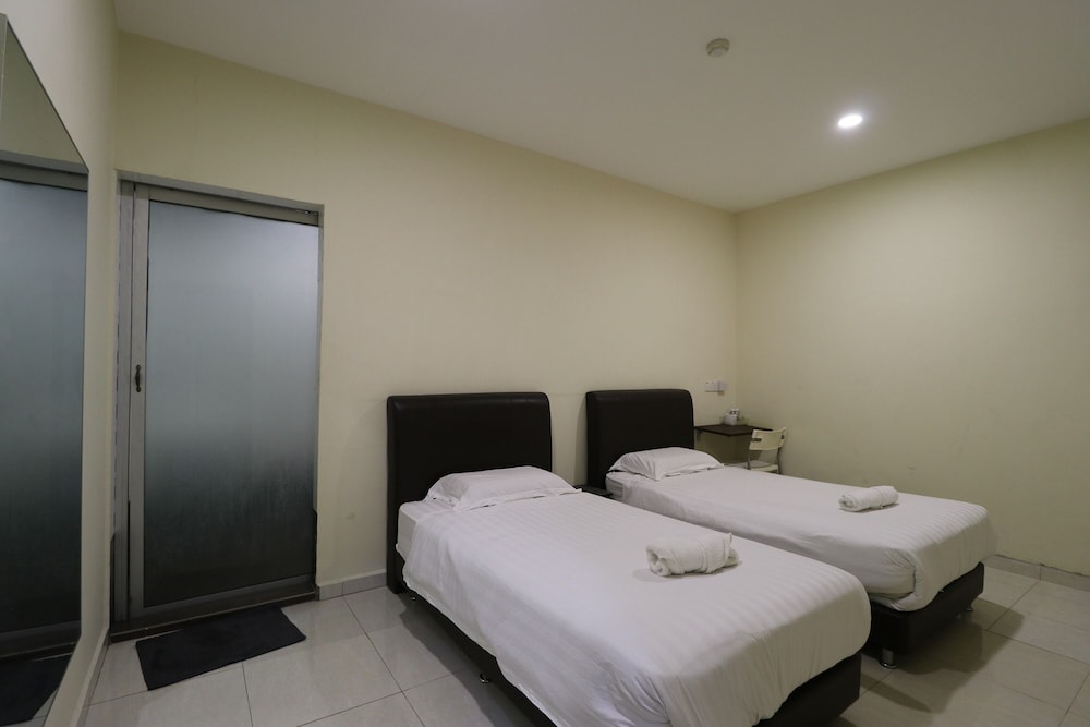 Standard Twin Room photo 2