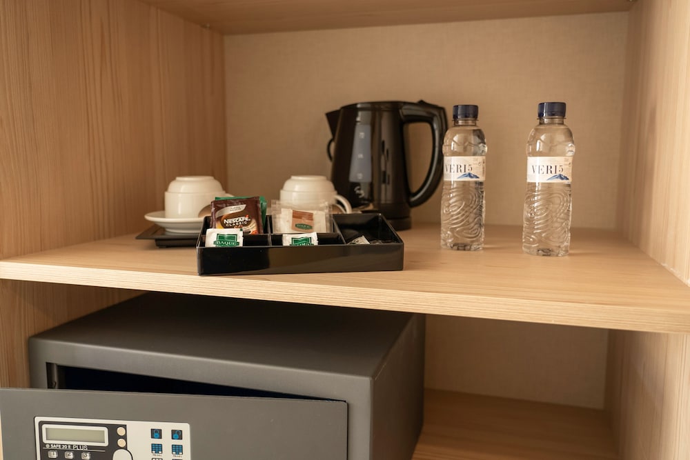 Superior Room, Partial Sea View - Photo 4