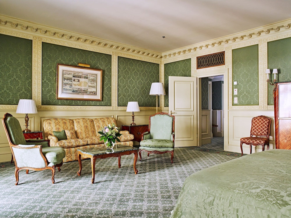 Suite, 1 King Bed, Terrace (Ring Boulevard View) photo 3
