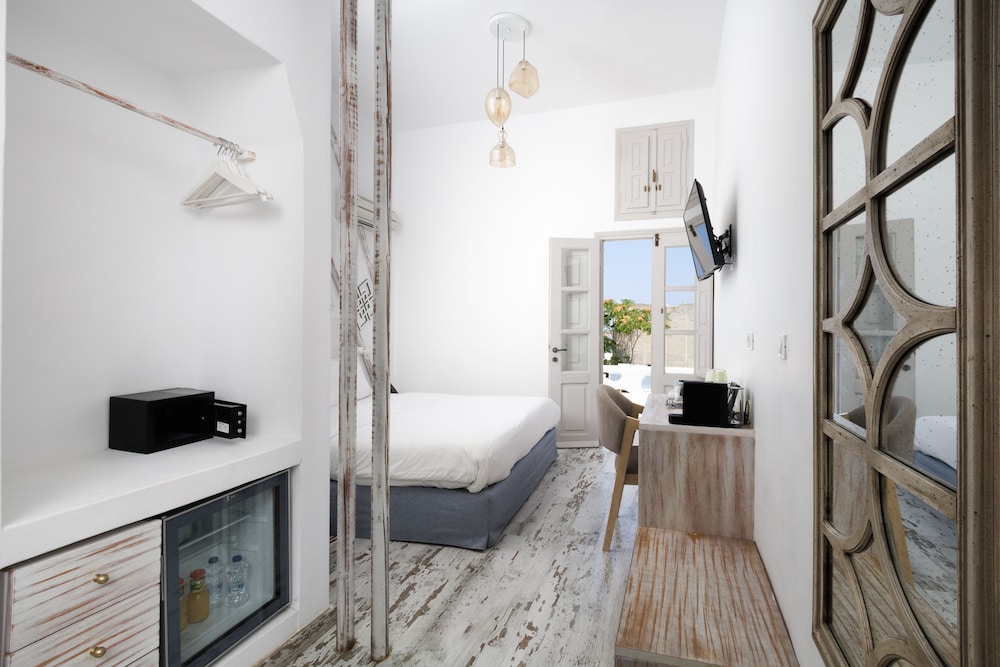 Deluxe Triple Room with Balcony