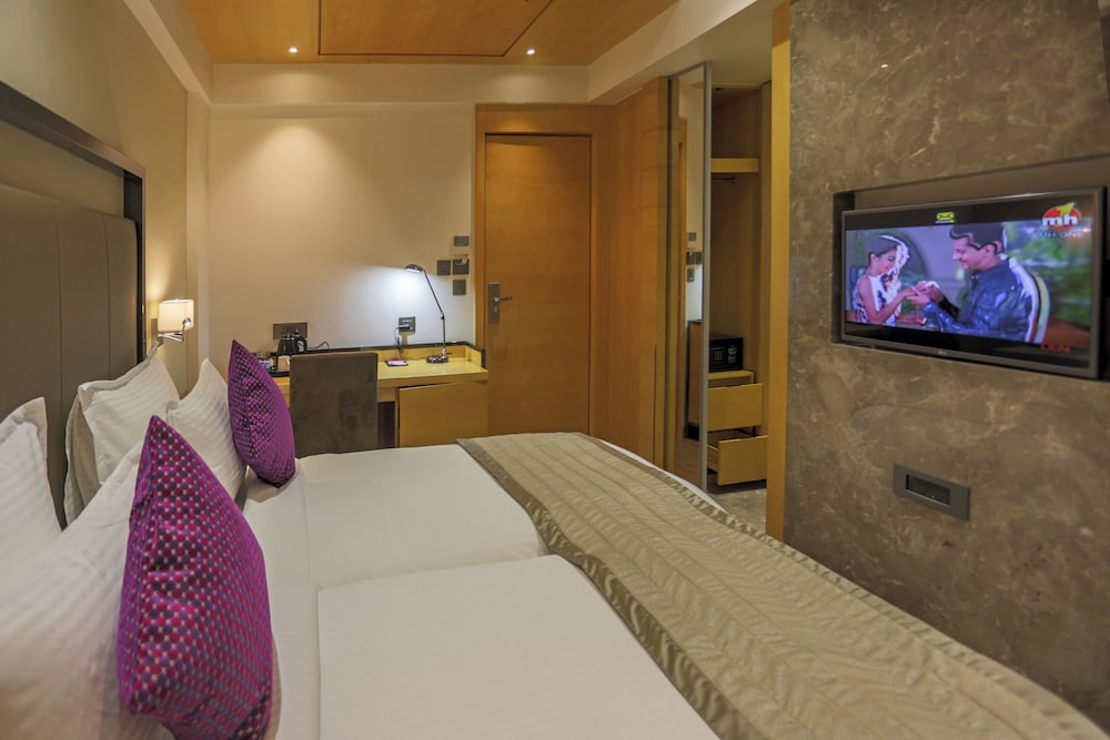 Deluxe Double Room, City View