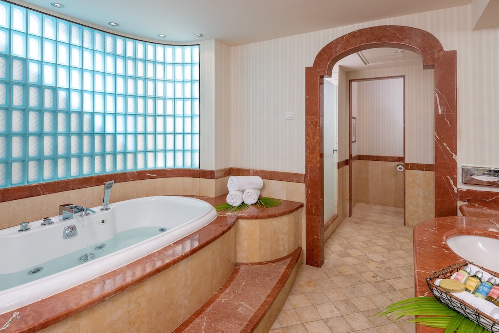 Presidential Suite photo 2