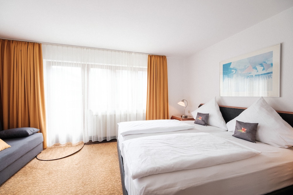 Classic Double Room, 1 Queen Bed photo 3
