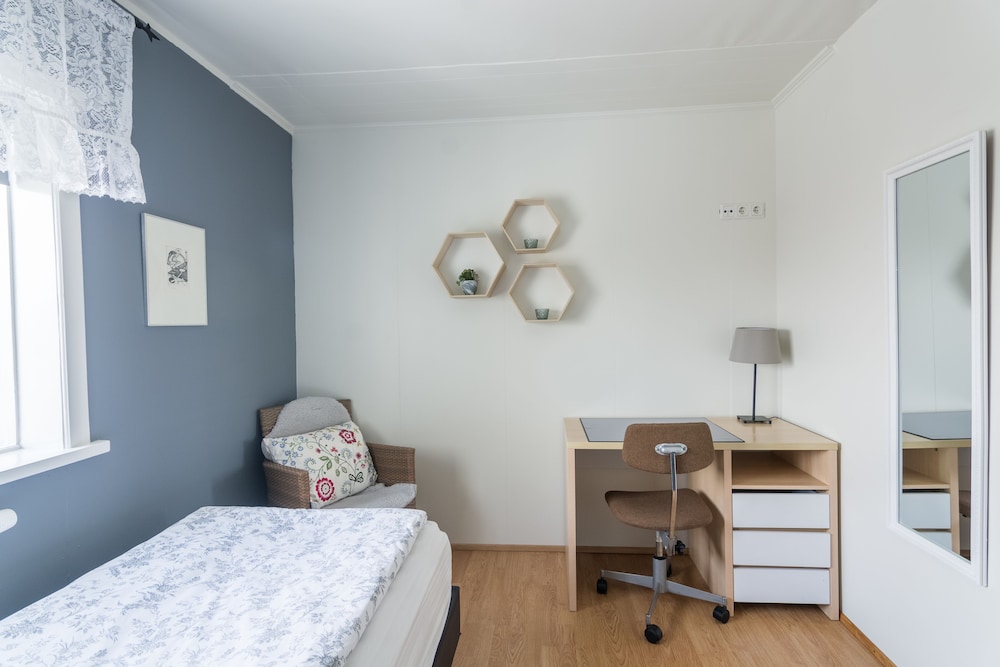 Single Room, Shared Bathroom photo 2