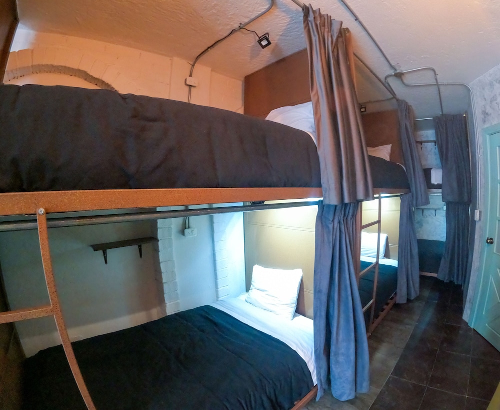 Shared Dormitory, Mixed Dorm, Shared Bathroom photo 1