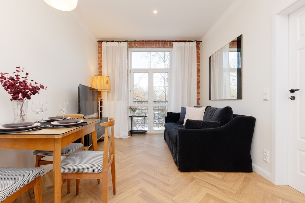 Apartment, 2 Bedrooms, Balcony photo 3