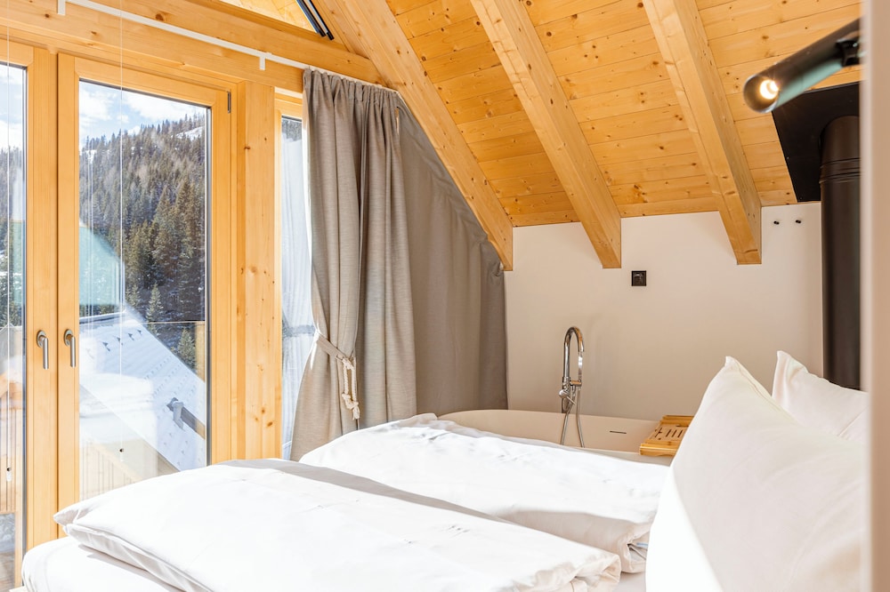 Chalet #4 mit 2 Schlafzimmern und Sauna
