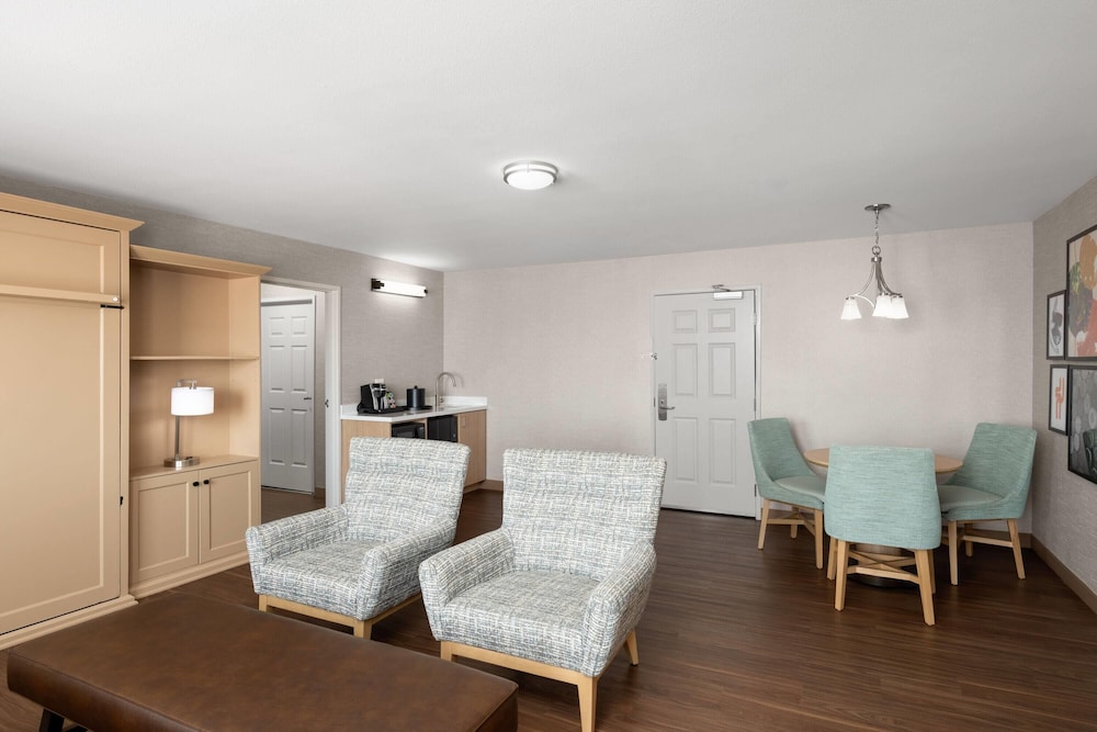 Two Room Family Suite, 1 Bedroom, Non Smoking photo 1