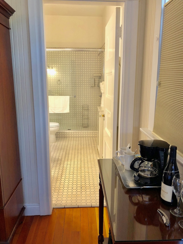 Superior Room, 1 King Bed, Non Smoking photo 3