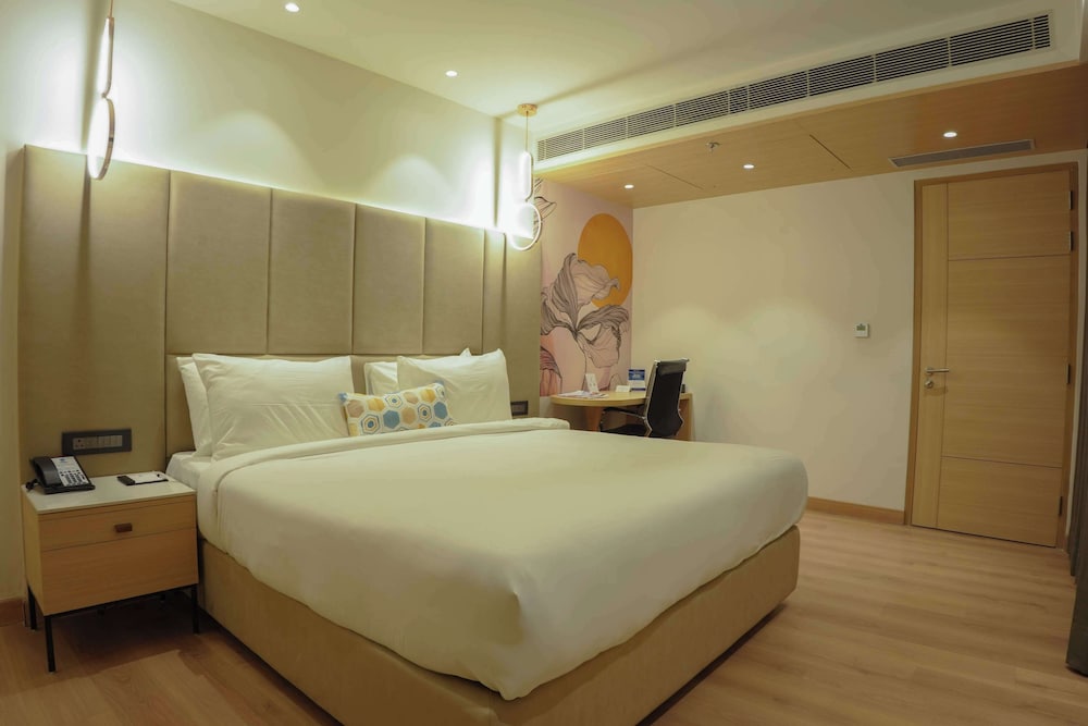 Suite, 1 King Bed, Non Smoking (Separate Living Room)