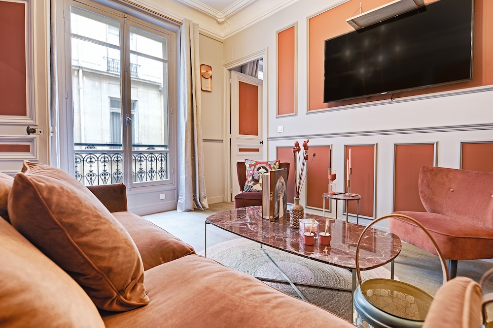 Luxury Apartment, Ensuite, Courtyard View photo 2
