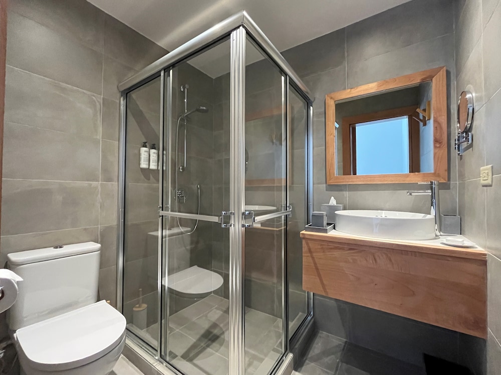 Standard Double Room, 1 Queen Bed photo 3