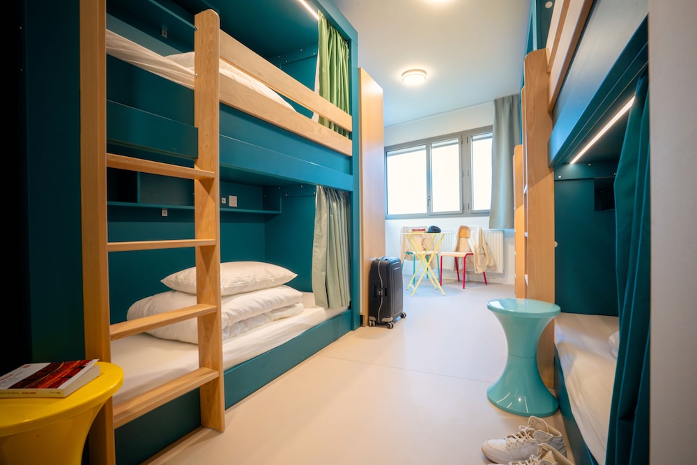 Comfort Room, Multiple Beds, Non Smoking, Shared Bathroom (mixte 6)