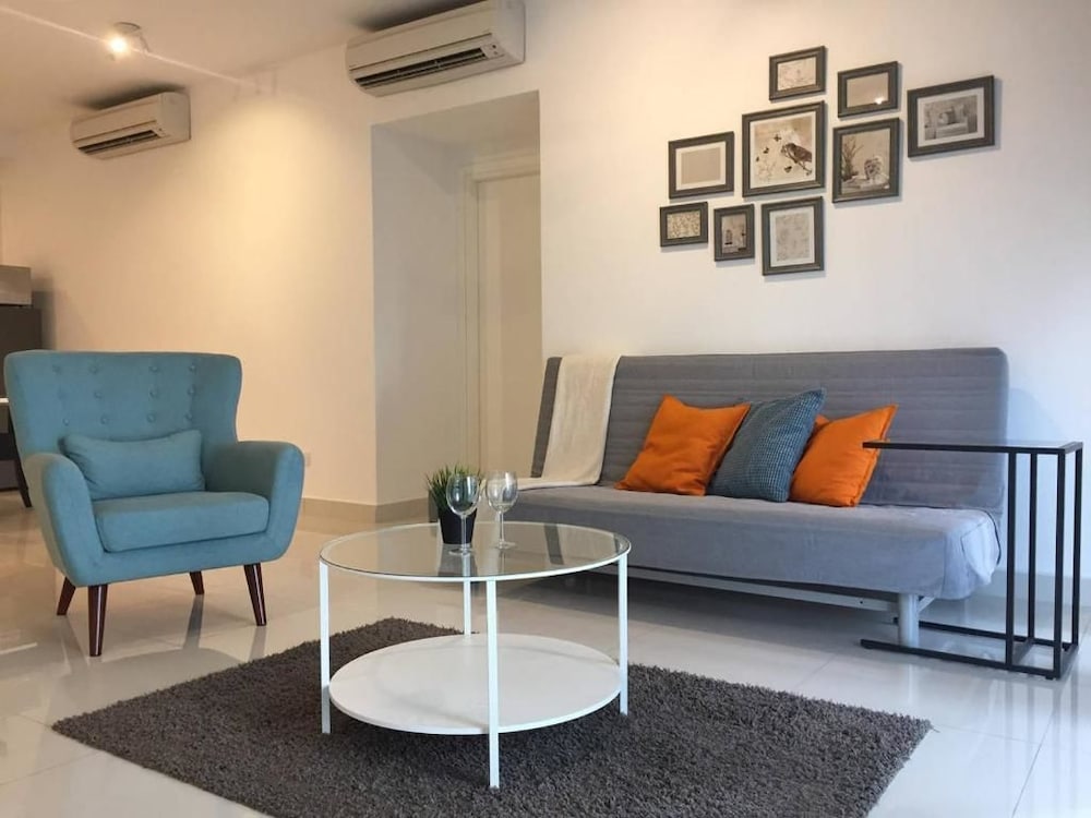 Classic Apartment, 2 Bedrooms, Sea View photo 1