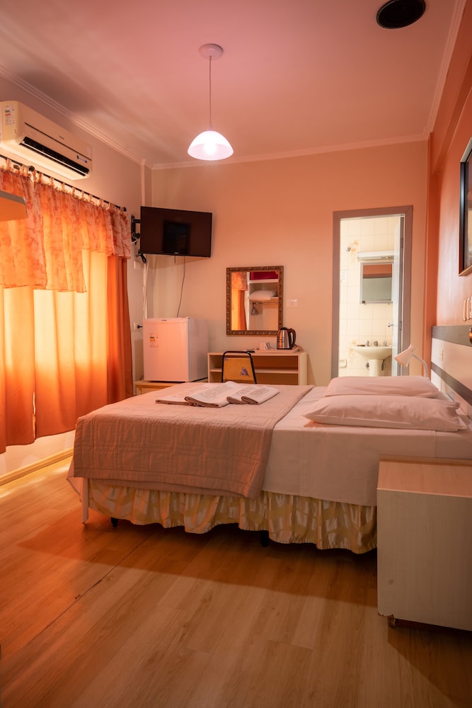 Standard Double Room - Photo 2