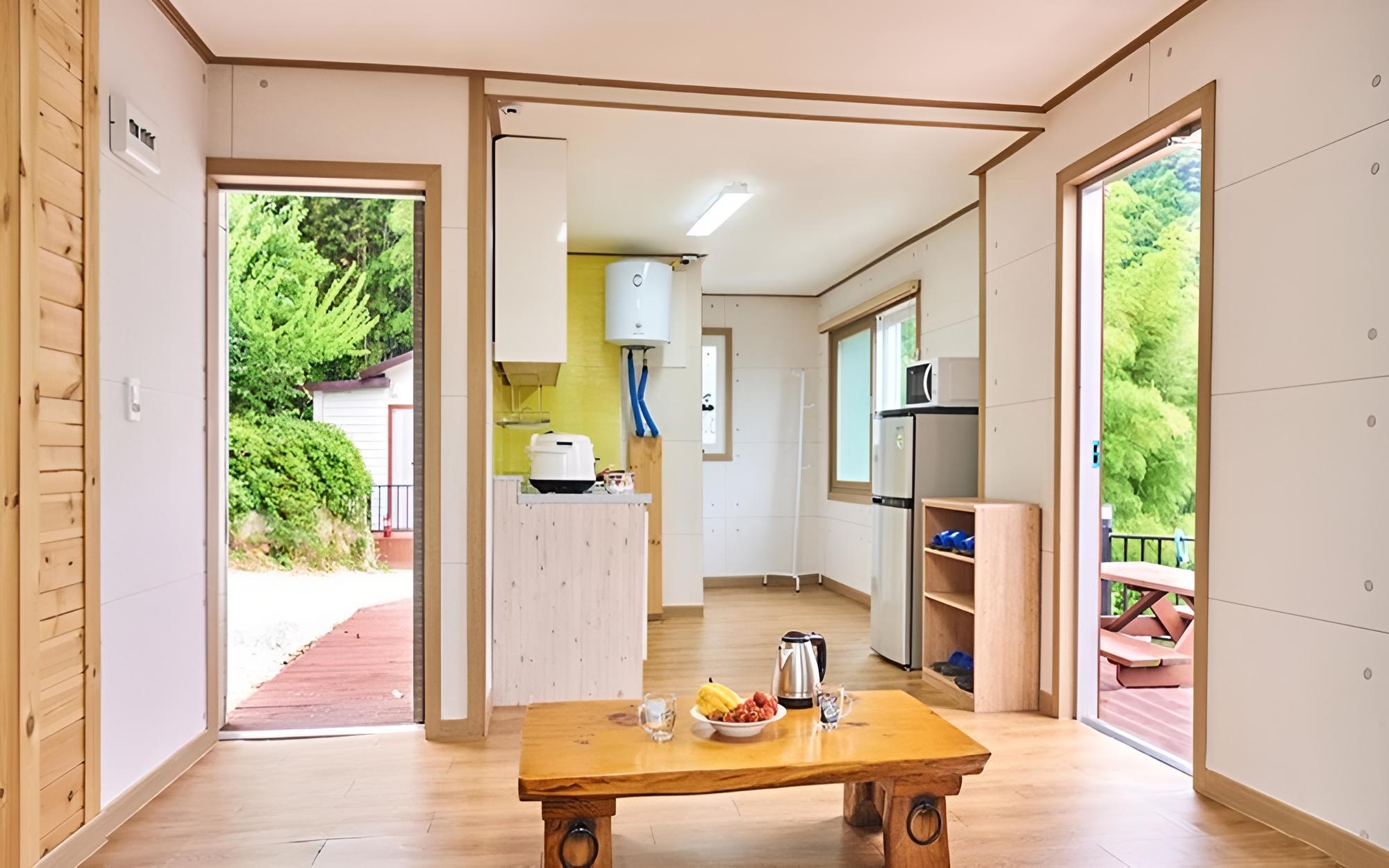 Room (No 105 (separate house one room))