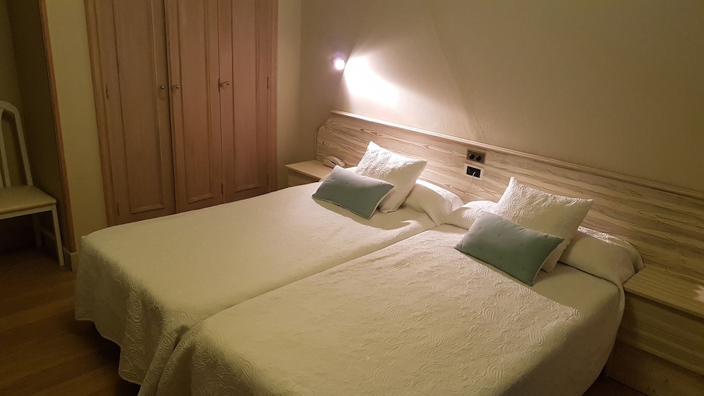Standard Double Or Twin Room photo 2
